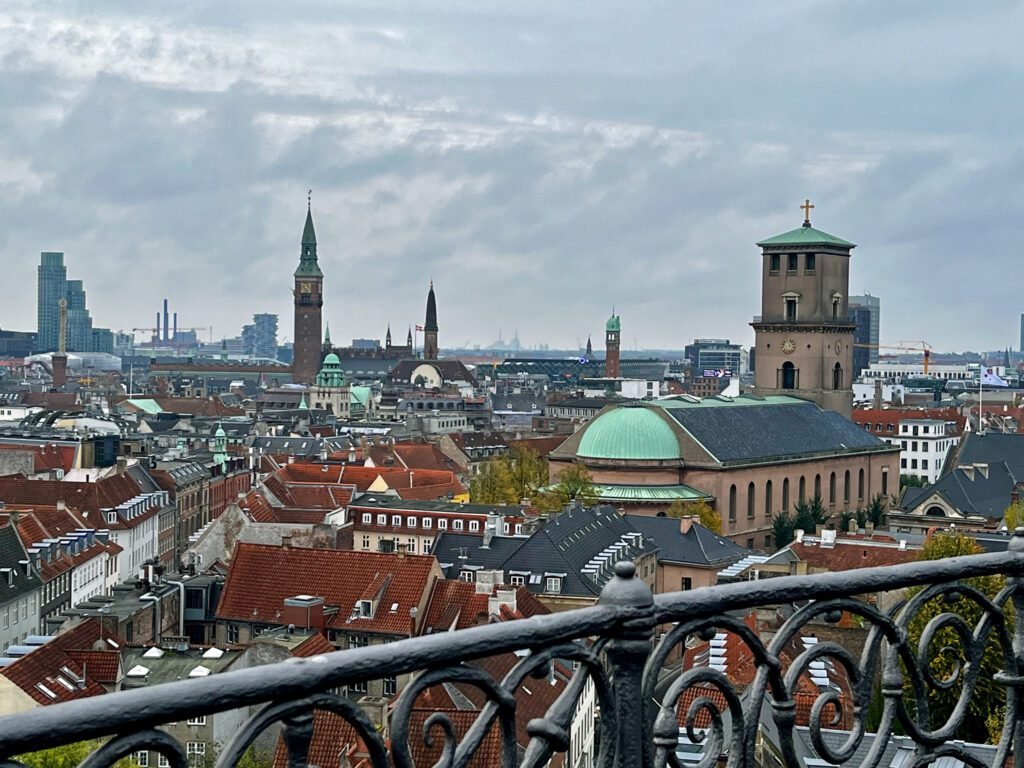 Spectacular views over Copenhagen from the top of the Round Tower. An unmissable experience in Copenhagen. 