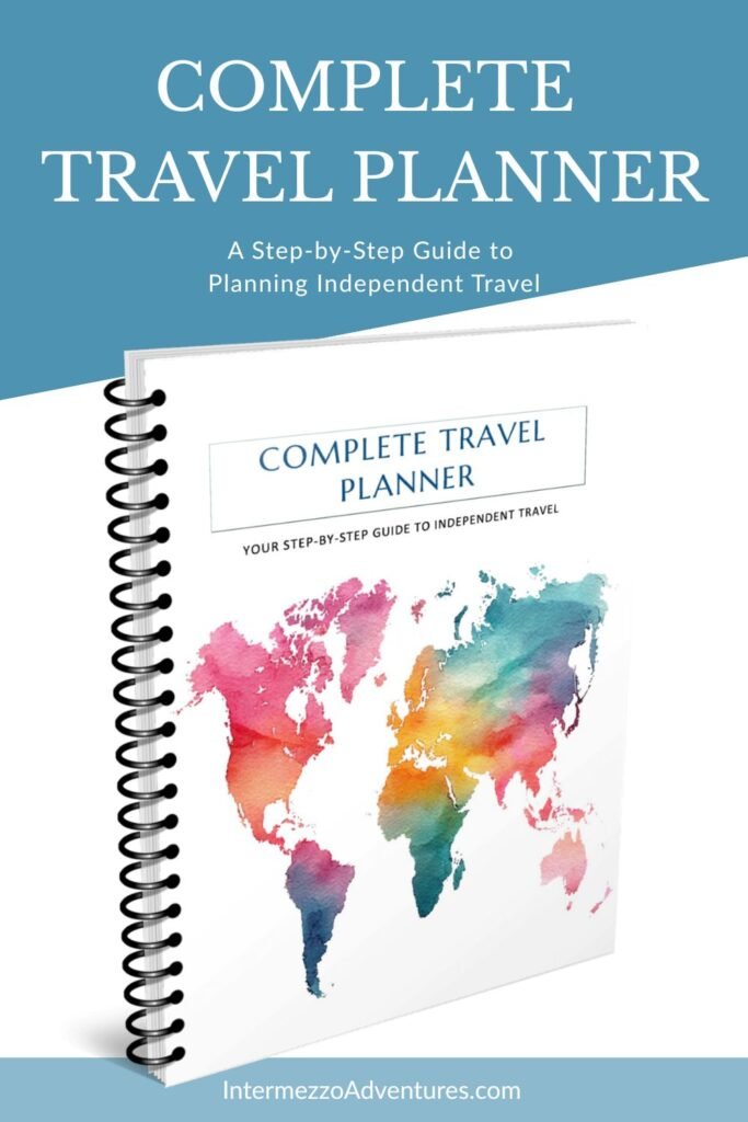Complete Travel Planner: A comprehensive, printable travel planner designed for all travellers, with checklists, timelines, and budgeting templates.